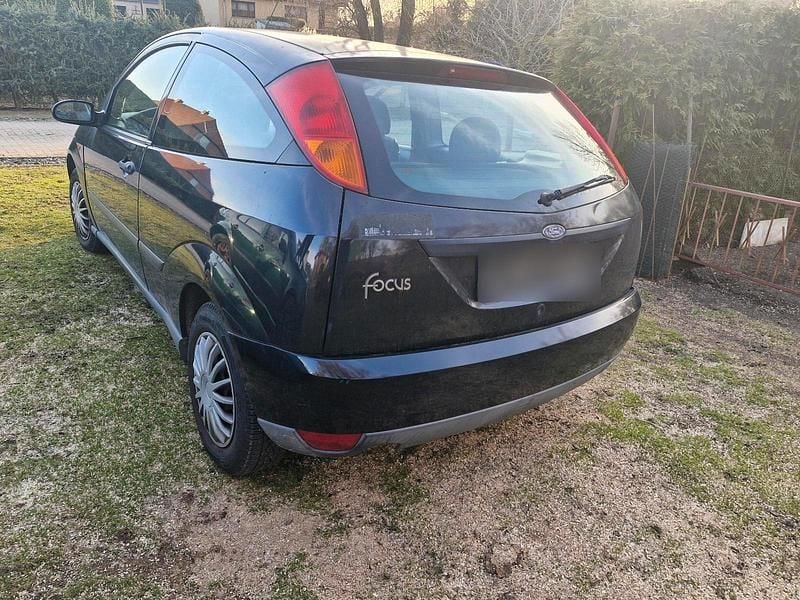 Gebraucht Ford Focus 75 PS (55 kW) 1999 Schwarz Kleinwagen