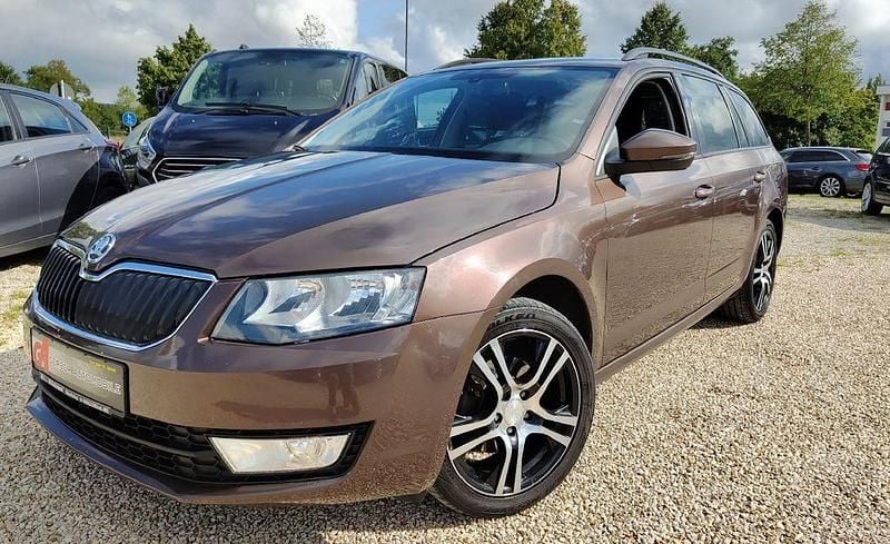 Braun Gebraucht 2014 Skoda Octavia Ambition Kombi | 7.950 € (Guter Preis) - Bild 1/4
