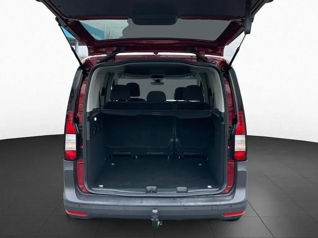 Używany VW Caddy Basis 102 KM (75 kW) 2025 Czerwony Minivan