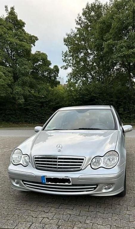 Silber Gebraucht 2005 Mercedes C180 Limousine | 2.750 € (Guter Preis) - Bild 1/4