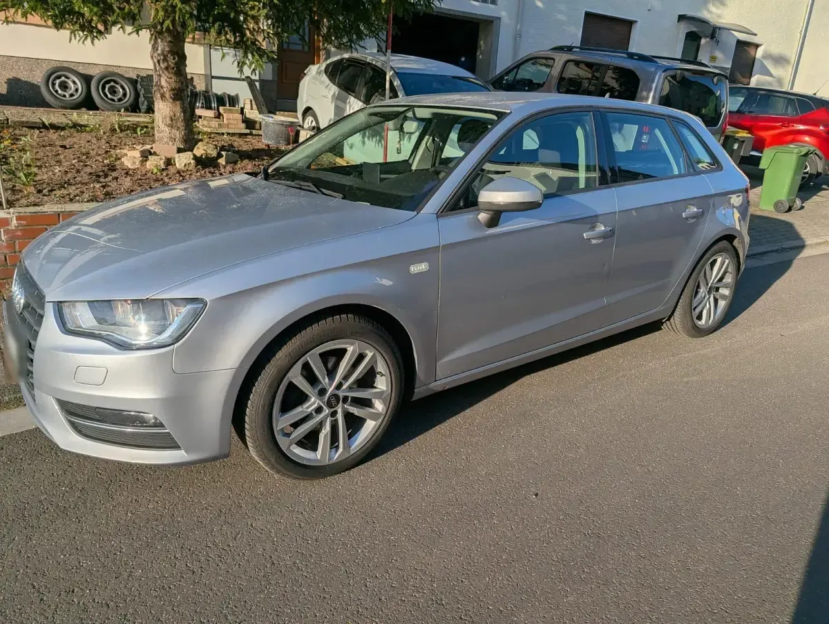 Gebraucht Audi A3 110 PS (80 kW) 2015 Silber Kleinwagen