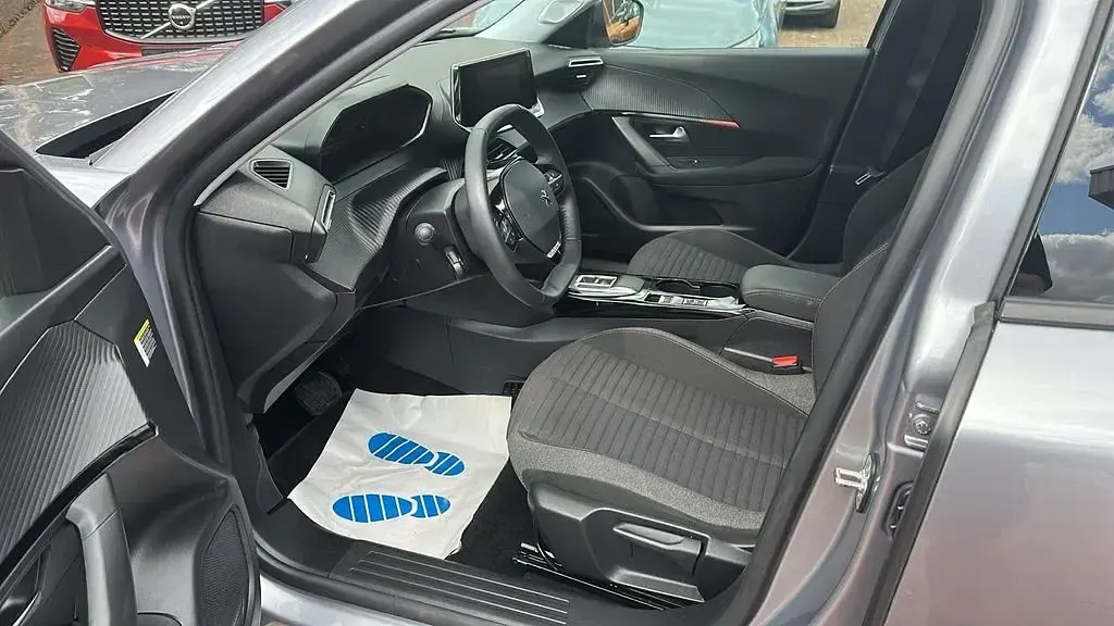 Gebraucht Peugeot 2008 Active 100 kW (136 PS) 2023 Grau SUV