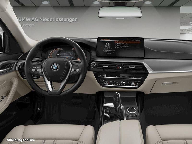 Gebraucht BMW 520 184 PS (135 kW) 2023 Grau Kombi