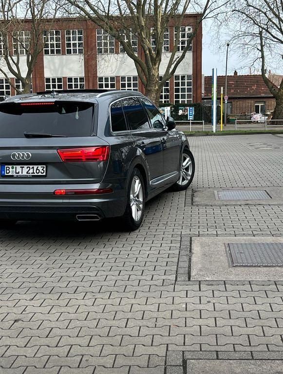 Schwarz Gebraucht 2018 Audi Q7 SUV | 38.900 € (Fairer Preis) - Bild 1/4