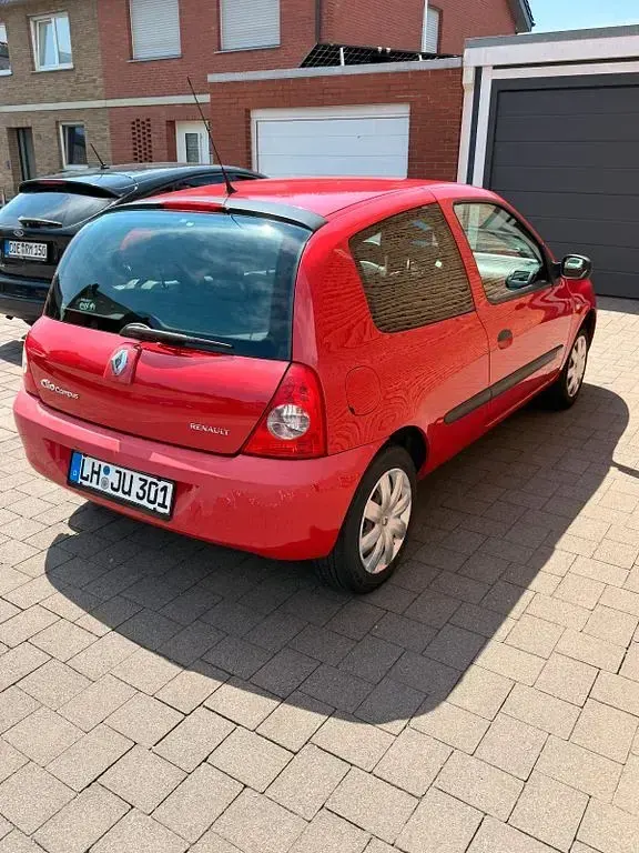 Gebraucht Renault Clio II Campus 58 PS (42 kW) 2007 Rot Limousine