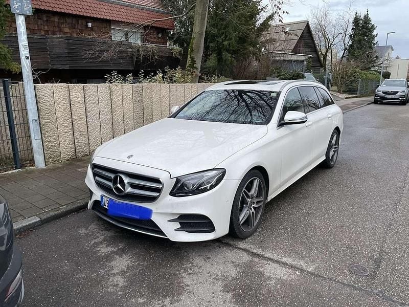 Gebraucht Mercedes E220 AMG line 194 PS (142 kW) 2018 Kombi