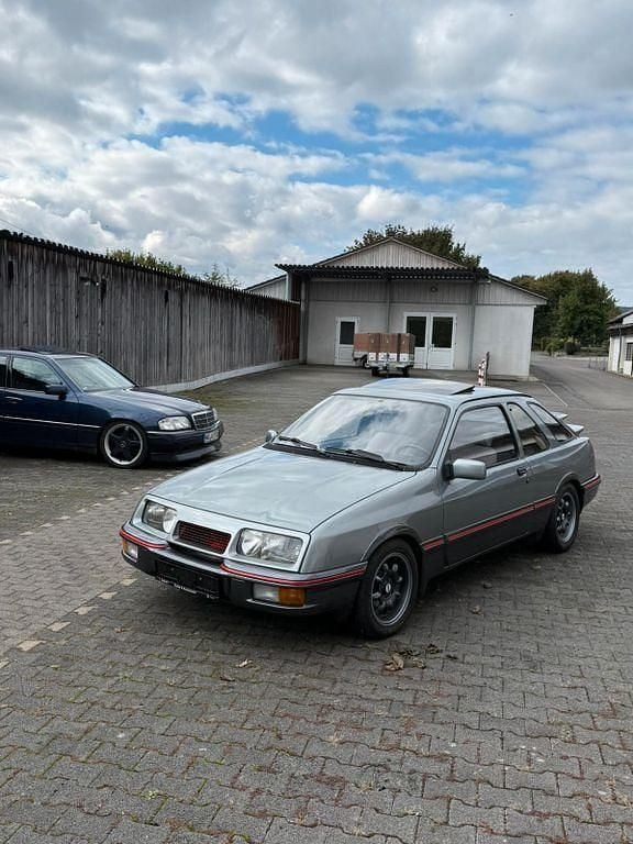 Grau Gebraucht 1984 Ford Sierra Coupé | 8.500 € - Bild 1/4