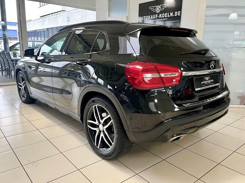 Gebraucht Mercedes GLA180 122 PS (89 kW) 2016 Schwarz SUV