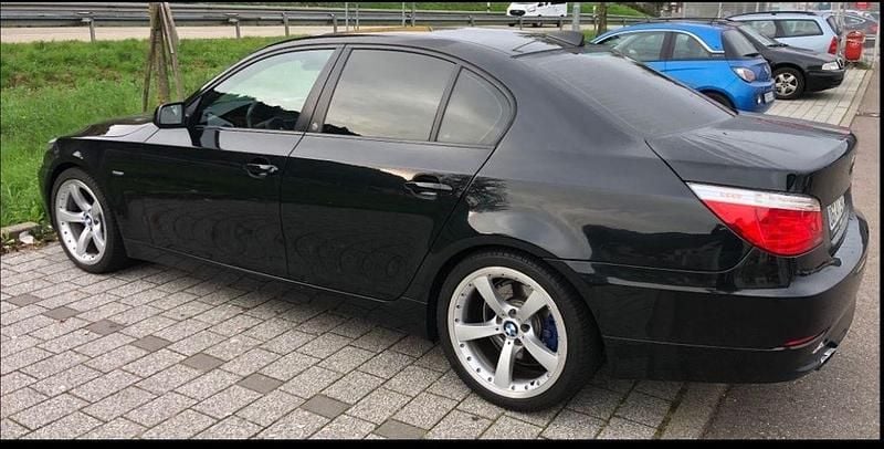 Gebraucht BMW 523 192 PS (141 kW) 2007 Schwarz Limousine