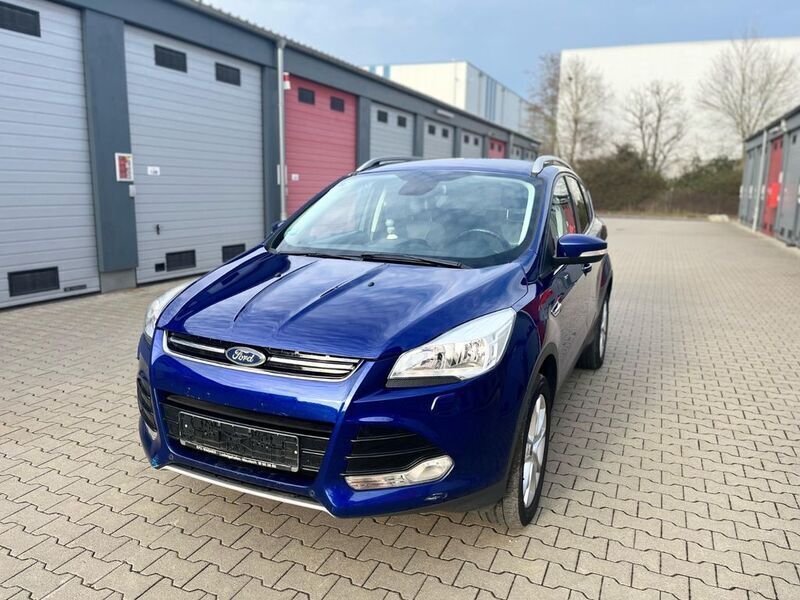 Gebraucht Ford Kuga Titanium 150 PS (110 kW) 2016 Blau SUV