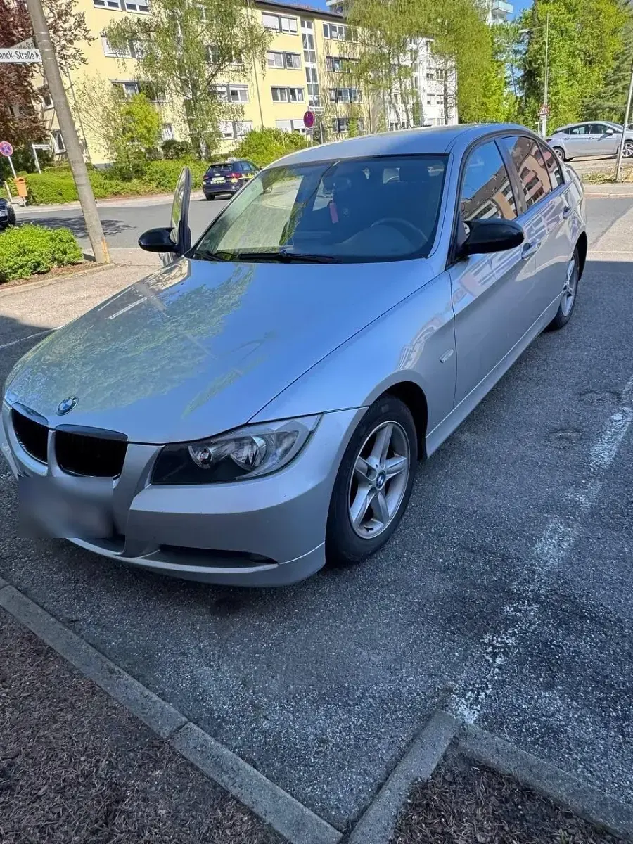 Gebraucht BMW 320 150 PS (110 kW) 2006 Silber Limousine