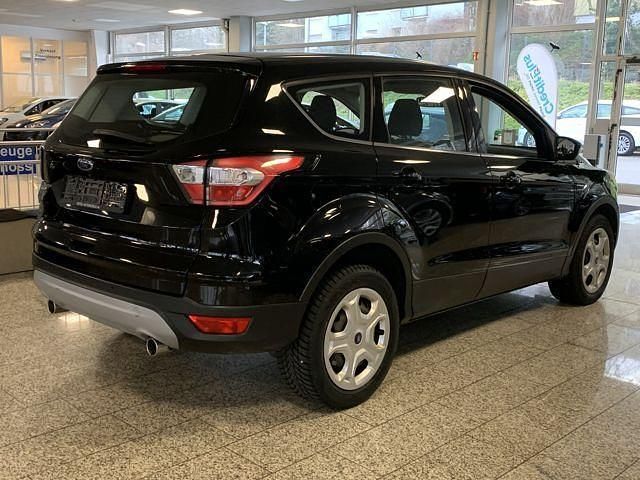 Gebraucht Ford Kuga 150 PS (110 kW) 2017 Schwarz SUV