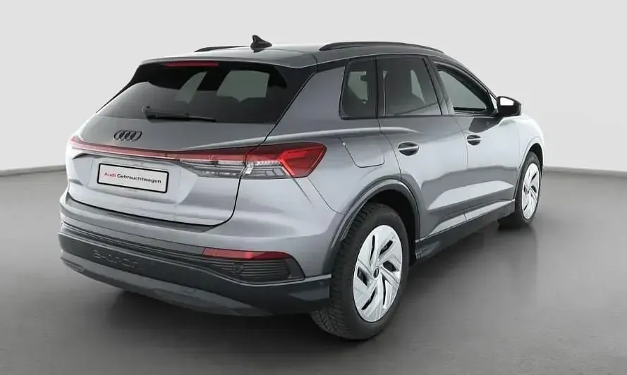 Używany Audi Q4 e-tron Ambiente 210 kW (286 KM) 2025 Szary SUV