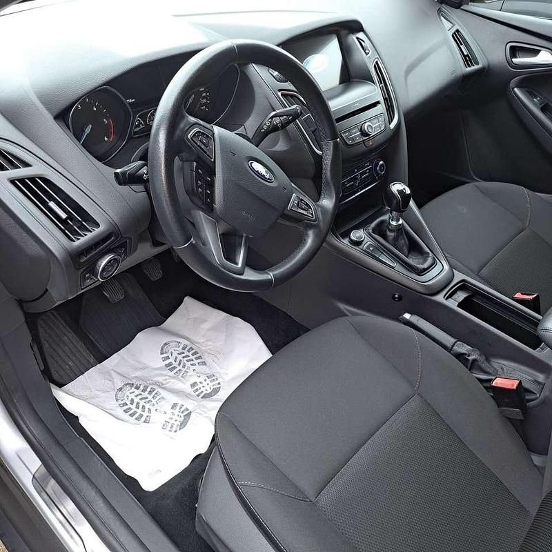 Gebraucht Ford Focus Business Edition 120 PS (88 kW) 2017 Kombi