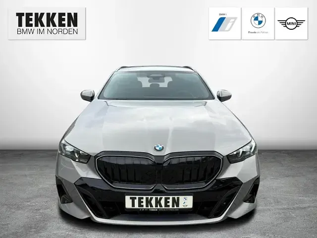 Neu BMW 540 M Sport 303 PS (222 kW) 2026 Grau Kombi
