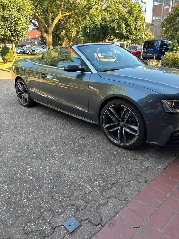 Grau Gebraucht 2016 Audi A5 Cabriolet S-Line Cabrio | 17.099 € (Superpreis) - Bild 1/4