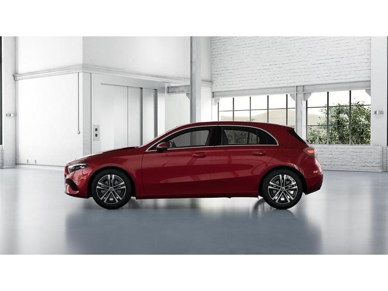 Gebraucht Mercedes A200 Progressive 163 PS (119 kW) 2024 Manufaktur lack manufaktur ... Limousine