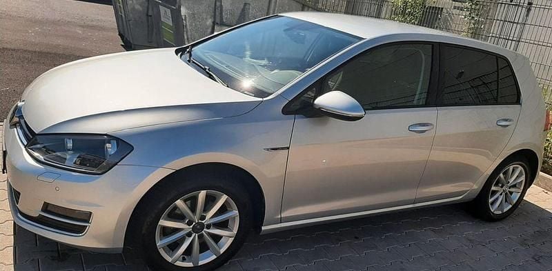 Silber Gebraucht 2015 VW Golf VII LOUNGE Limousine | 8.000 € (Superpreis) - Bild 1/4