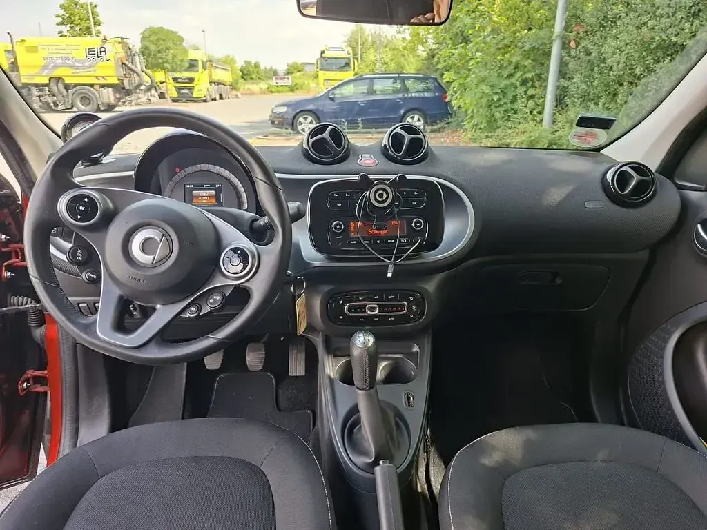 Gebraucht Smart ForFour 71 PS (52 kW) 2019 Schwarz Kleinwagen