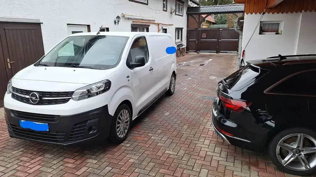 Gebraucht Opel Vivaro 120 PS (88 kW) 2019 Weiß Van / Kleinbus
