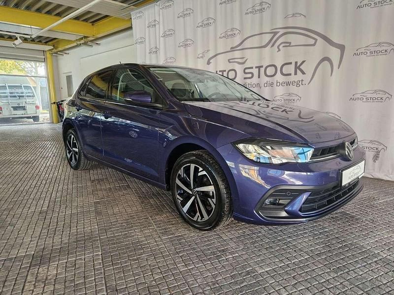 Vibrant violet metallic Gebraucht 2022 VW Polo Life Kleinwagen | 17.850 € (Fairer Preis) - Bild 1/4