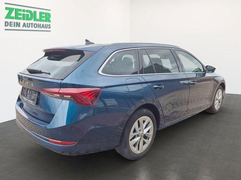 Gebraucht Skoda Octavia First Edition 150 PS (110 kW) 2020 Lavablau Kombi