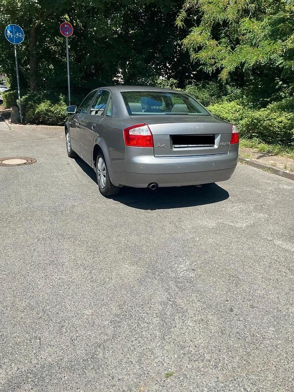 Gebraucht Audi A4 150 PS (110 kW) 2003 Silber Limousine