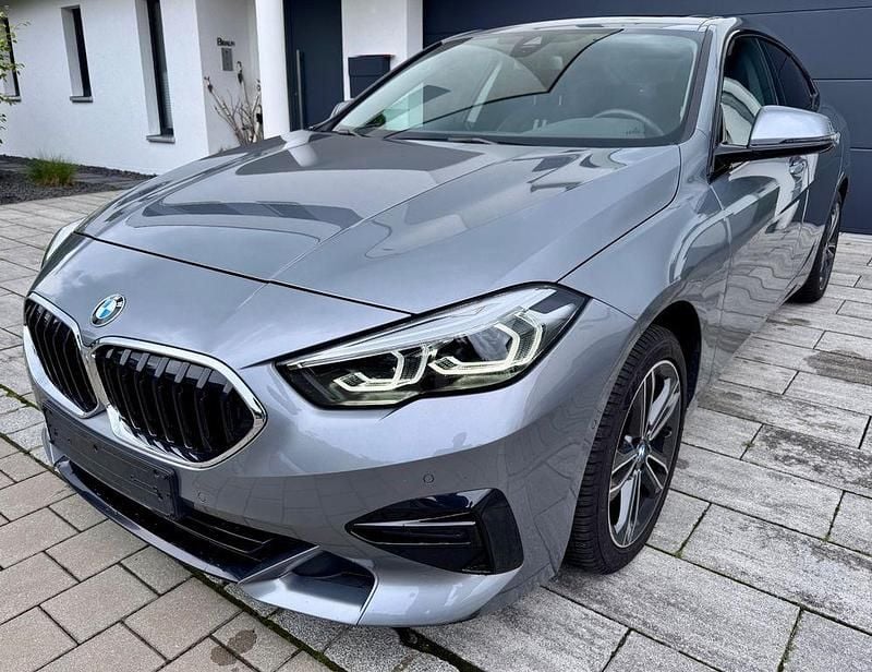 Grau Gebraucht 2023 BMW 218 Sport Line Coupé | 26.900 € (Guter Preis) - Bild 1/4