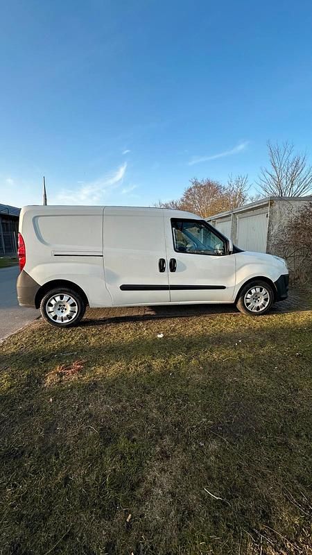 Gebraucht Fiat Doblò 100 PS (73 kW) 2013 Weiß Van / Kleinbus