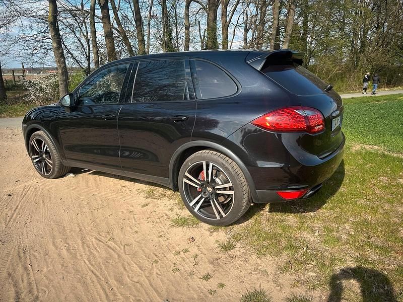 Gebraucht Porsche Cayenne 240 PS (176 kW) 2011 Schwarz SUV