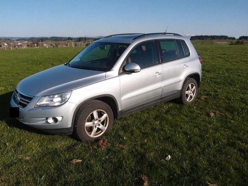 Gebraucht VW Tiguan Track & Field 170 PS (125 kW) 2009 Silber SUV