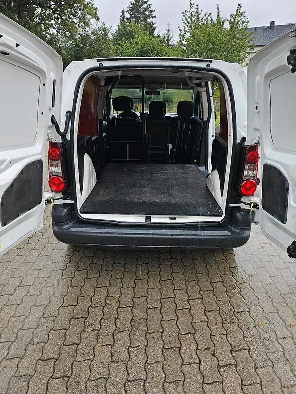Gebraucht Peugeot Partner 95 PS (69 kW) 2018 Weiß Van / Kleinbus