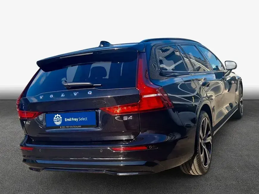 Gebraucht Volvo V60 Plus 197 PS (144 kW) 2025 Schwarz Kombi