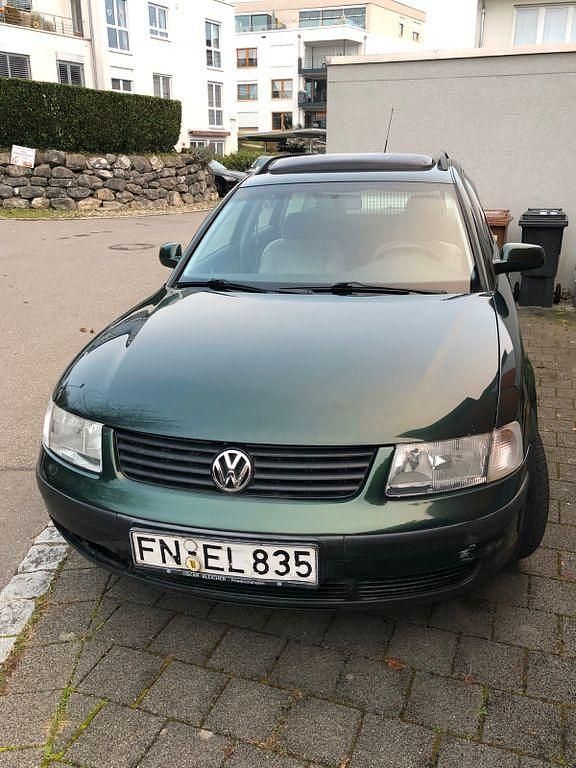 Grün Gebraucht 1997 VW Passat Basis Kombi | 1.500 € (Fairer Preis) - Bild 1/4