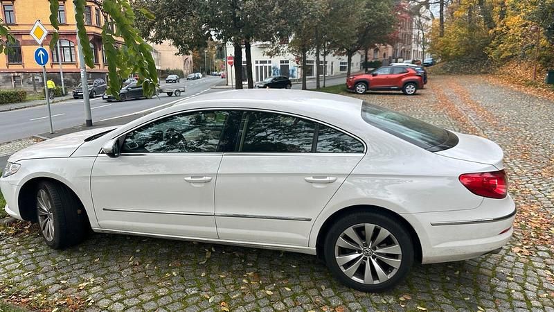 Weiß Gebraucht 2011 VW CC Limousine | 7.600 € (Guter Preis) - Bild 1/4