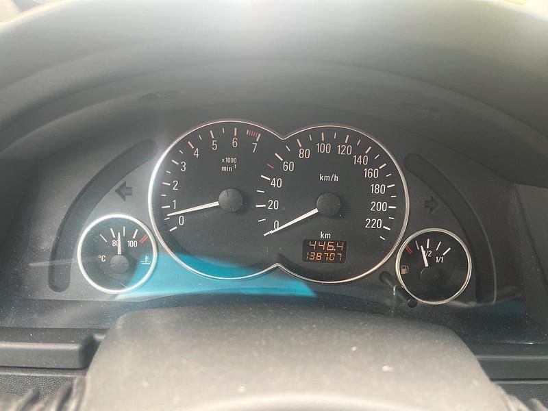 Second-hand Opel Meriva 101 CP (74 kW) 2005 Albastru Monovolum
