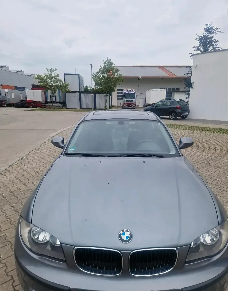Gebraucht BMW 316 90 PS (66 kW) 2010 Grau Limousine