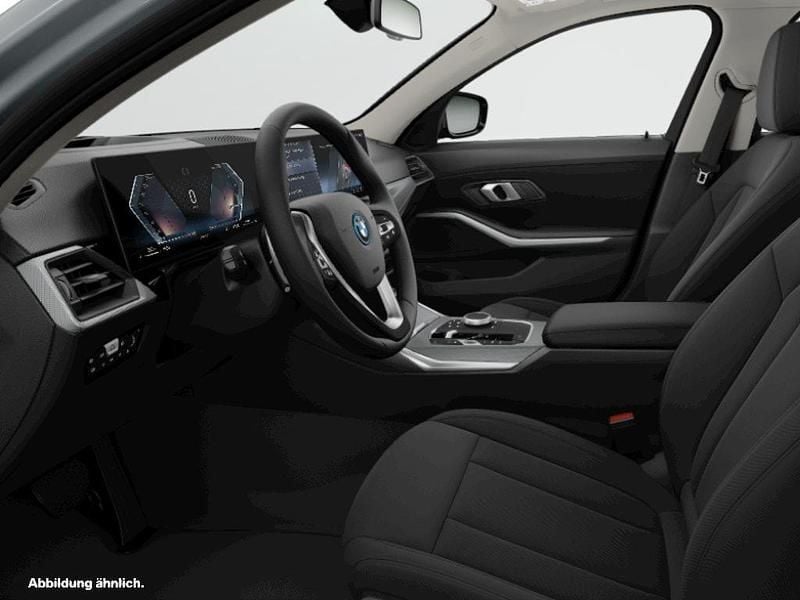 Grau Gebraucht 2023 BMW 330e Kombi | 38.437 € (Fairer Preis) - Bild 1/2