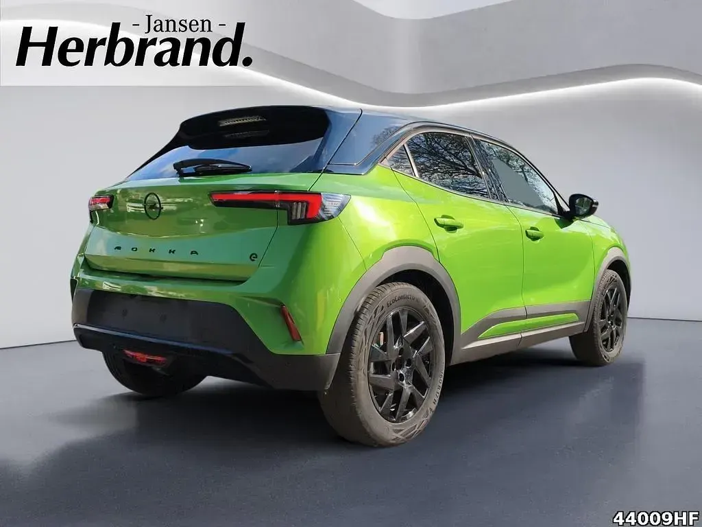 Neu Opel Mokka 100 kW (136 PS) 2025 Lackierung matcha green/typ au SUV