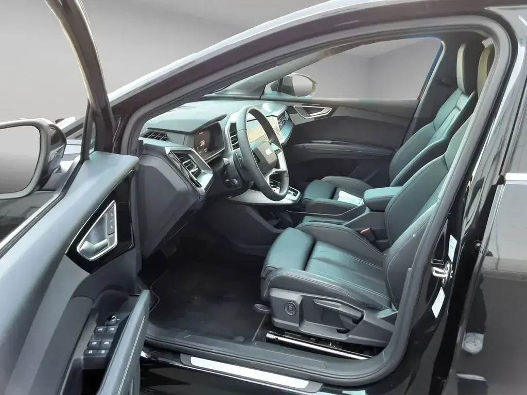 Gebraucht Audi Q4 Sportback e-tron Comfort 210 kW (286 PS) 2025 Schwarz SUV