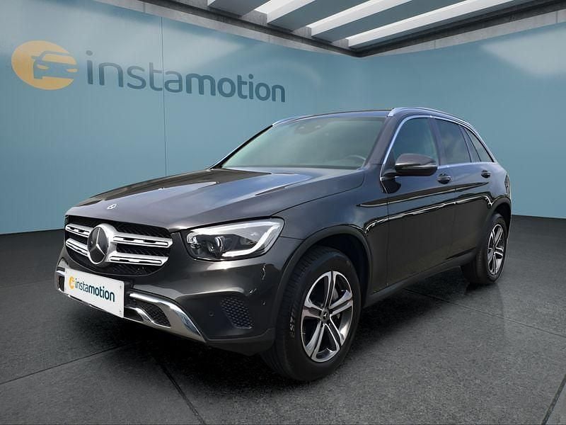 Grau Gebraucht 2021 Mercedes GLC300e SUV | 38.299 € (Etwas zu teuer) - Bild 1/4