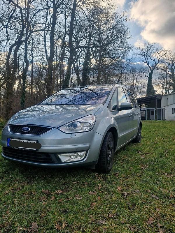 Grau Gebraucht 2009 Ford Galaxy Van / Kleinbus | 5.700 € - Bild 1/4