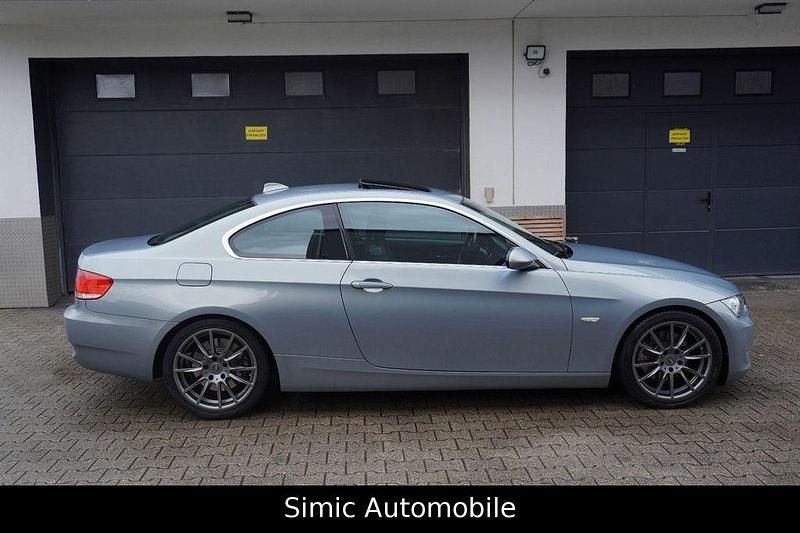 Gebraucht BMW 330 Sport Line 272 PS (200 kW) 2007 Grau Coupé