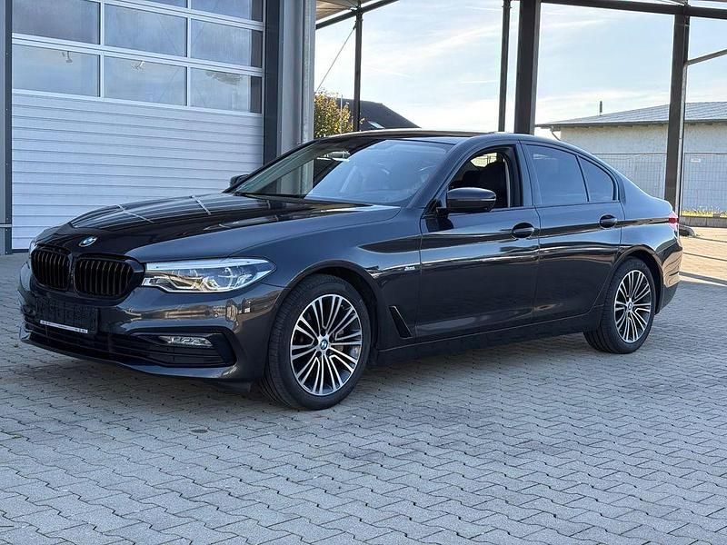 Grau Gebraucht 2018 BMW 530 Performance Limousine | 22.900 € (Fairer Preis) - Bild 1/4