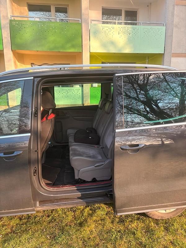 Gebraucht VW Sharan 170 PS (125 kW) 2011 Grau Van / Kleinbus