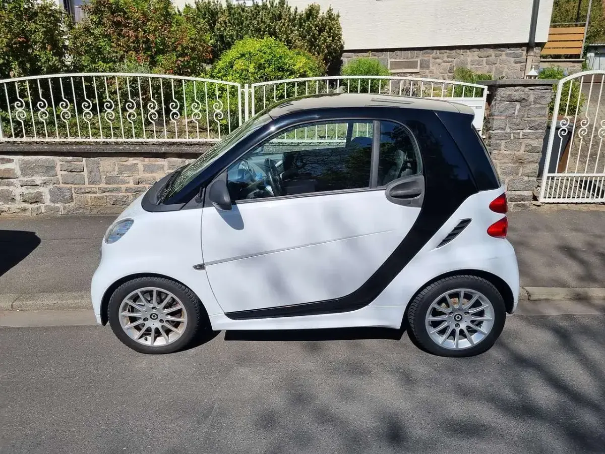 Używany Smart ForTwo Coupé 75 KM (55 kW) 2014 Biały Coupe