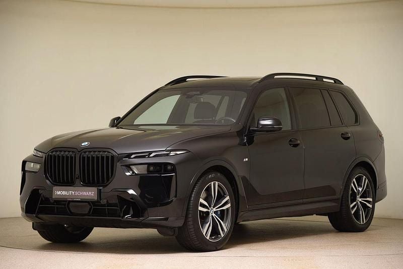 Gebraucht BMW X7 M Sport 352 PS (258 kW) 2024 Schwarz SUV