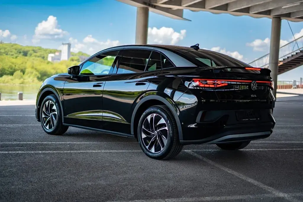 Usado VW ID.5 Pro 210 kW (286 CV) 2025 Negro SUV