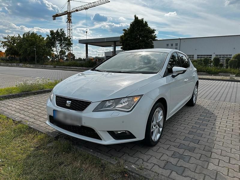 Weiß Gebraucht 2014 Seat Leon Coupé | 6.999 € (Fairer Preis) - Bild 1/4