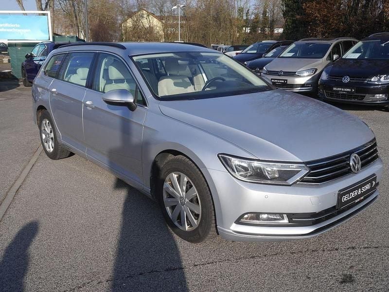 Second-hand VW Passat Comfortline 150 CP (110 kW) 2018 Argintiu Break